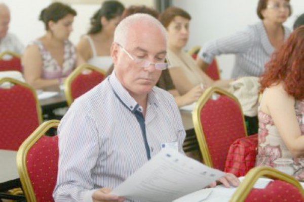 Specialiştii din sănătate îşi actualizează cunoştinţele pe bani europeni